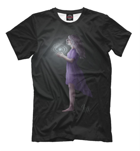 

Мужская футболка Звезды в руках у девушки