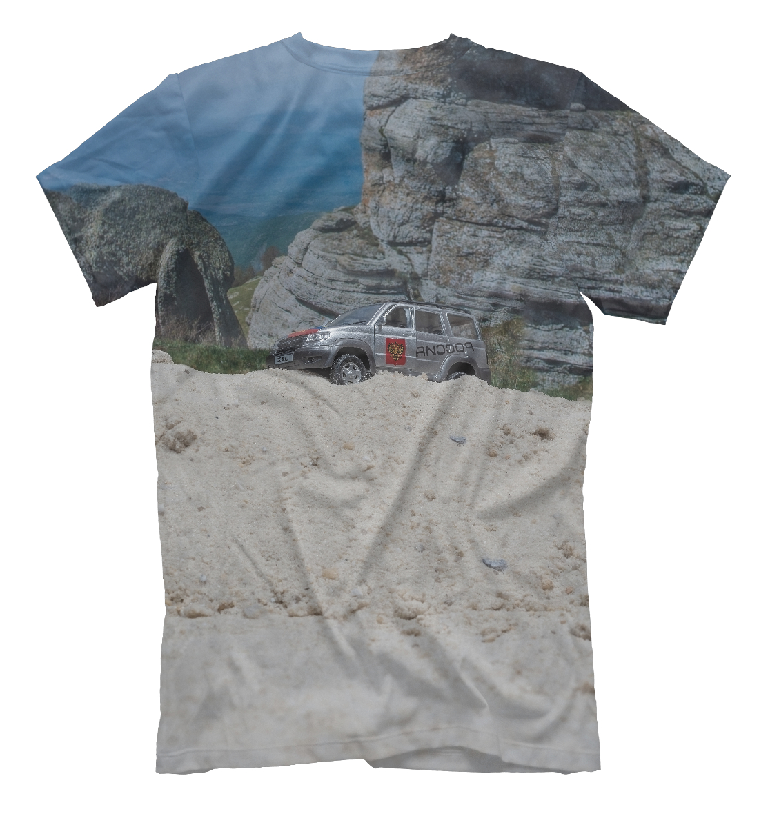 Мужская футболка с изображением Вездеход УАЗ ПАТРИОТ в горах Крыма цвета Белый