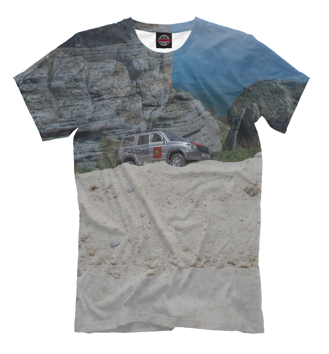 Мужская футболка с изображением Вездеход УАЗ ПАТРИОТ в горах Крыма цвета Серый