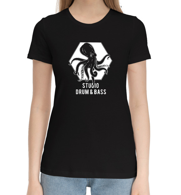 Женская хлопковая футболка с изображением Drum and bass цвета Черный