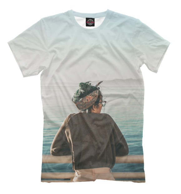 Мужская футболка с изображением Девушка на фоне моря цвета Бежевый