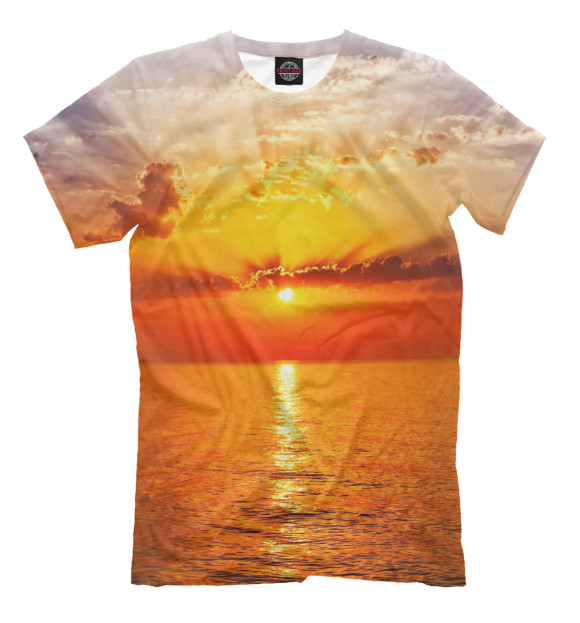 Мужская футболка с изображением Потрясающий закат на море цвета Молочно-белый