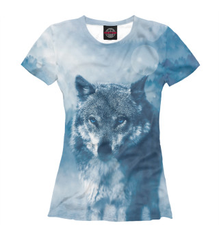 Женская футболка Волк в снежном лесу
