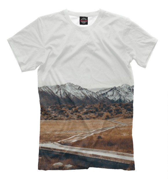 Мужская футболка с изображением Дорога в горы цвета Молочно-белый