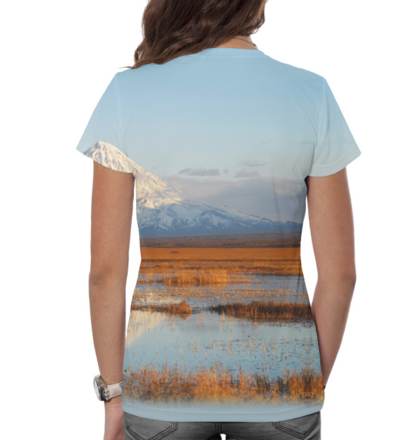 Женская футболка с изображением Камчатка — край мира цвета Белый