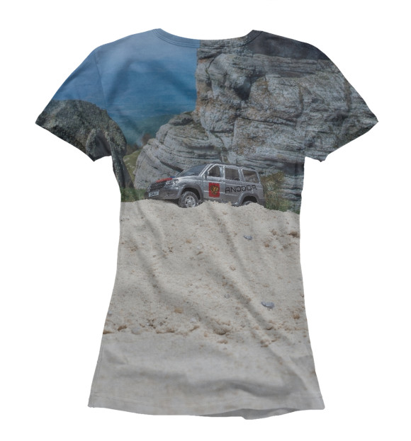 Женская футболка с изображением Вездеход УАЗ ПАТРИОТ в горах Крыма цвета Белый
