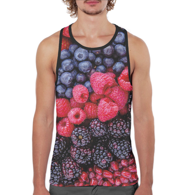 черничная футболка. букеты с клубникой в машину. мужчина и ягоды. ягоды мужчина. сбор ягод в лесу.