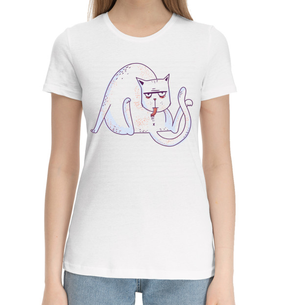 Женская хлопковая футболка с изображением Кот умывается цвета Белый
