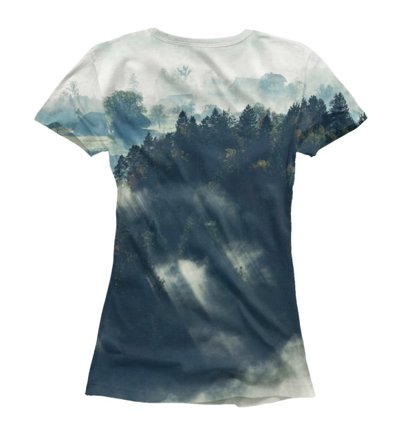 Женская футболка с изображением Туманный лес. Лучи солнца цвета Белый